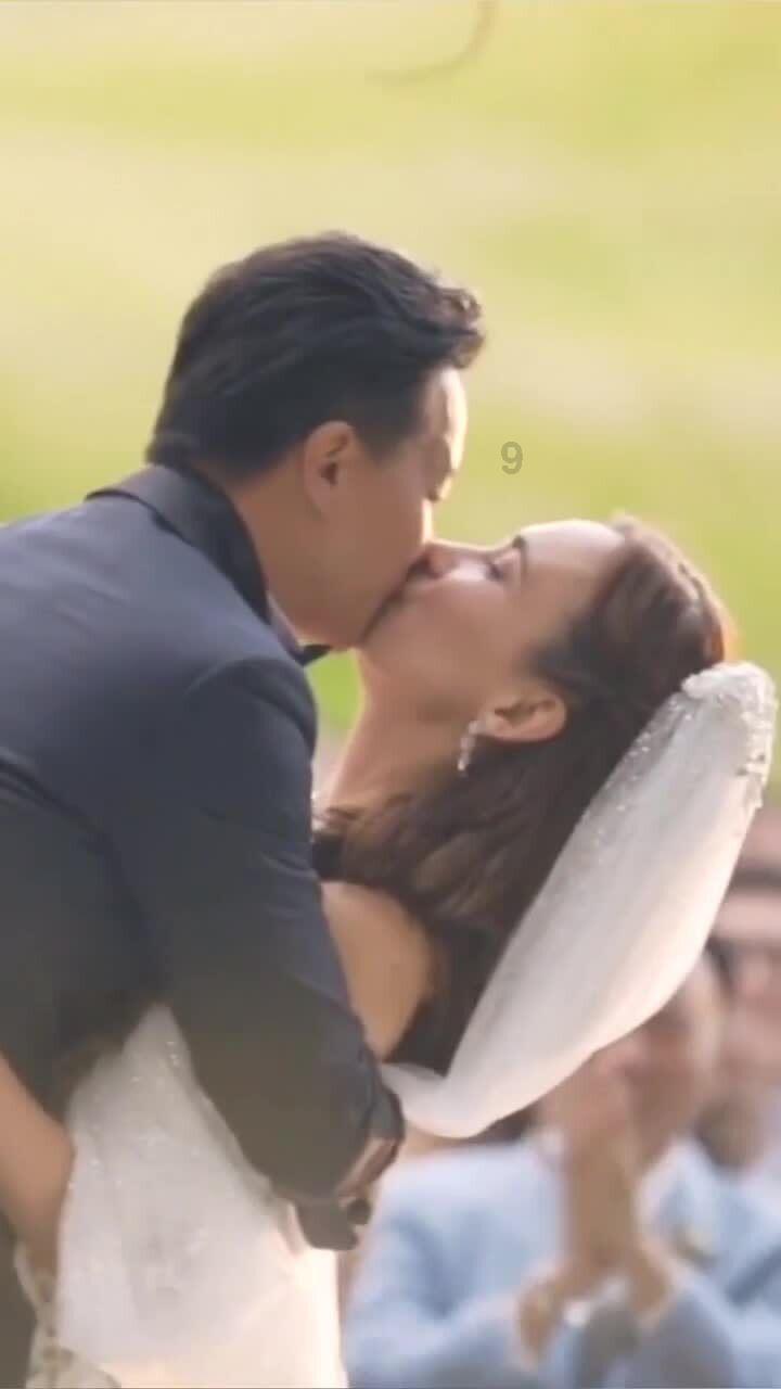 波音又一机型现大事故，客机挡风玻璃破裂，飞行员临时换机场降落
